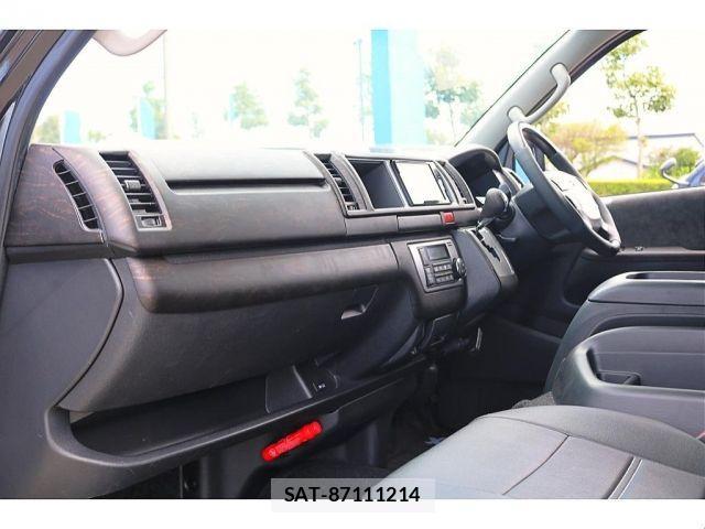 Toyota HIACE WAGON 2022-01 1428718-8