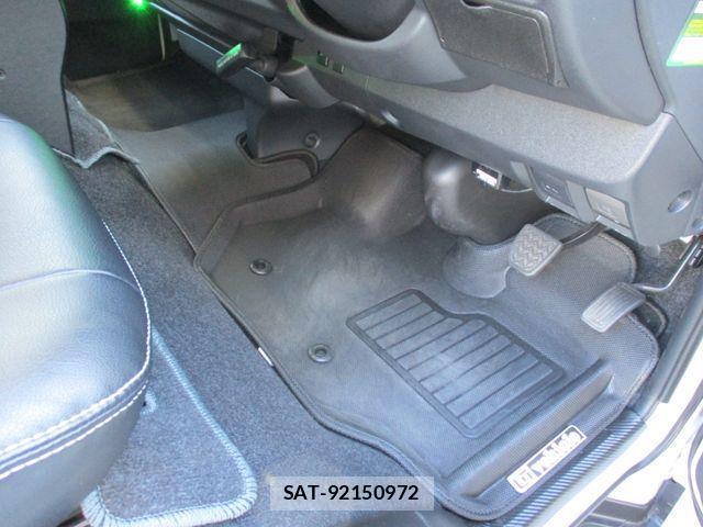 Toyota HIACE WAGON 2018-09 1825112-10