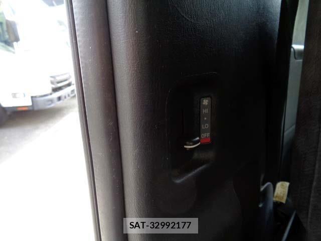 Toyota HIACE WAGON 2014-12 2349678-17