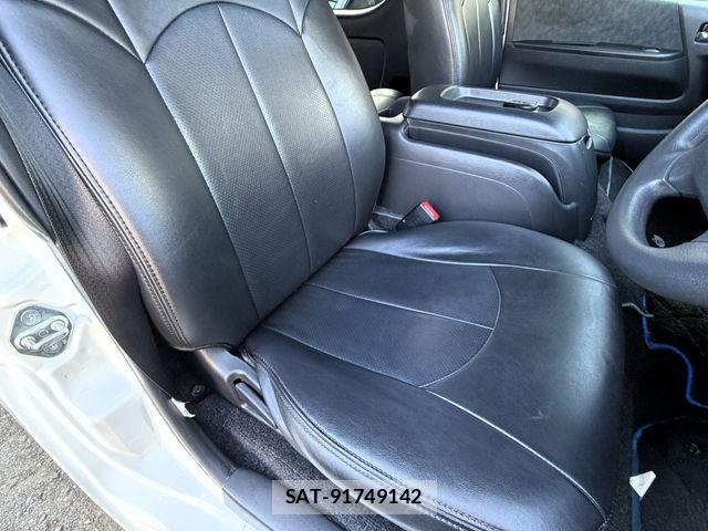 Toyota HIACE WAGON 2015-09 4593461-12