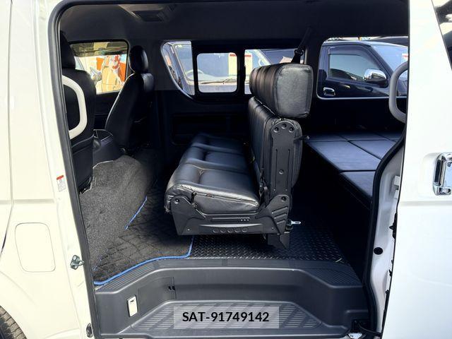 Toyota HIACE WAGON 2015-09 4593461-22
