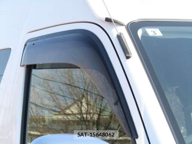 Toyota HIACE WAGON 2012-03 4593464-17