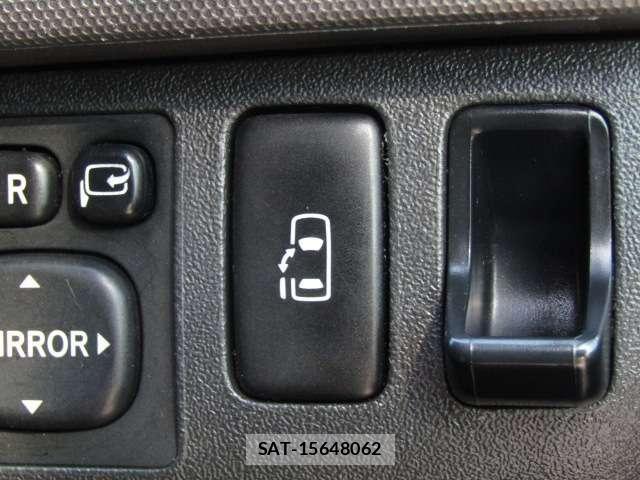 Toyota HIACE WAGON 2012-03 4593464-8