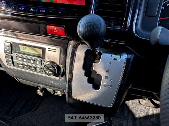 Toyota HIACE WAGON 2015-09 4945125-16