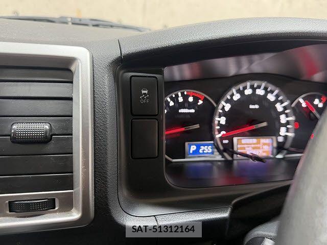 Toyota HIACE WAGON 2017-04 4945109-14