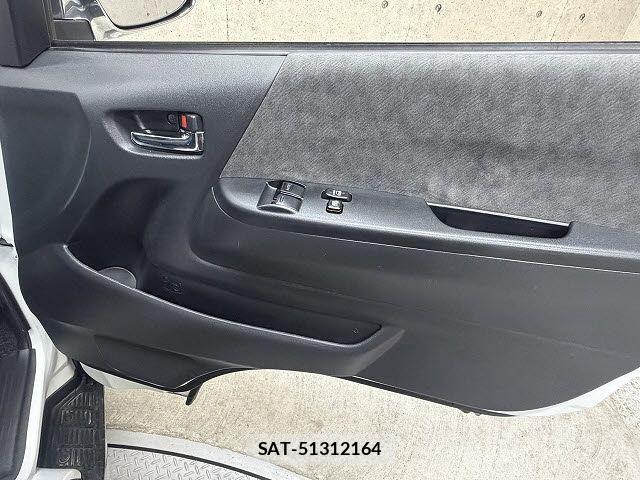 Toyota HIACE WAGON 2017-04 4945109-17