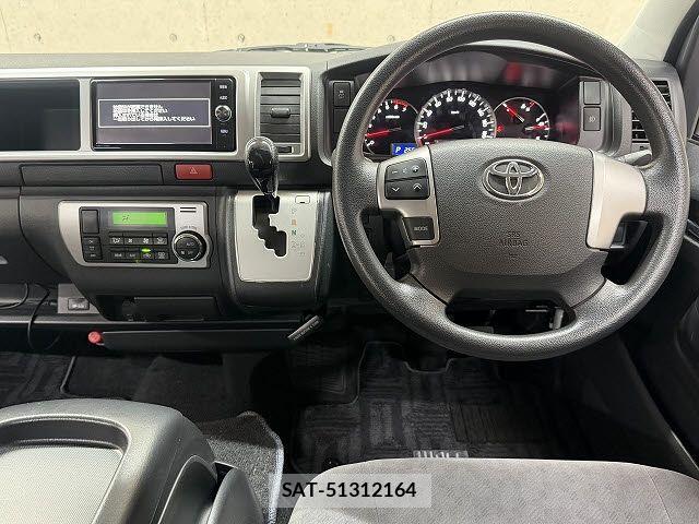 Toyota HIACE WAGON 2017-04 4945109-1