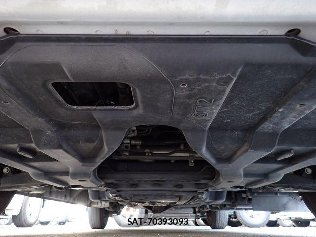 Toyota HIACE WAGON 2017-02 5869028-27