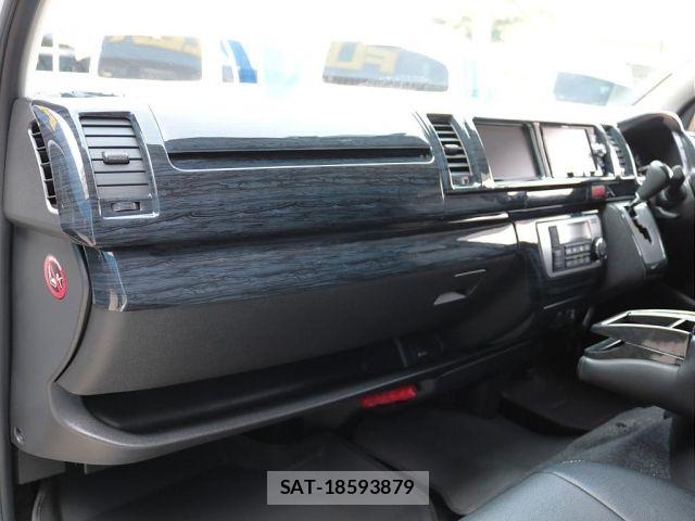Toyota HIACE WAGON 2017-08 5868990-12