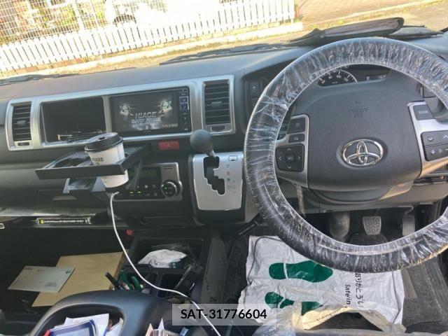 Toyota HIACE WAGON 2023-11 6215350-16