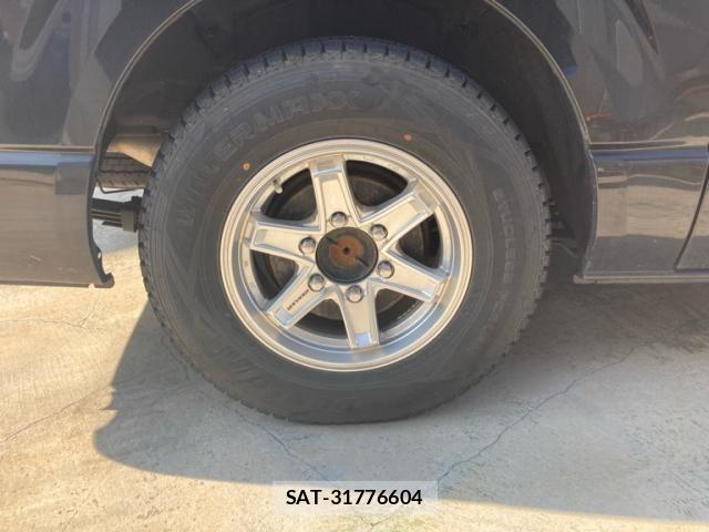 Toyota HIACE WAGON 2023-11 6215350-29