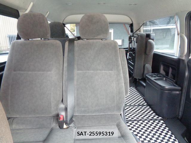 Toyota HIACE WAGON 2019-04 6215361-11