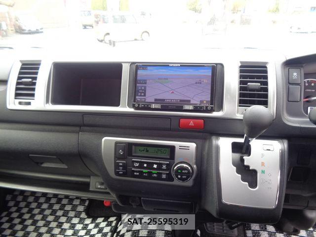 Toyota HIACE WAGON 2019-04 6215361-13