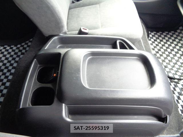 Toyota HIACE WAGON 2019-04 6215361-14