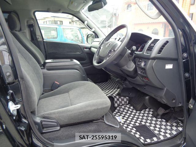 Toyota HIACE WAGON 2019-04 6215361-3