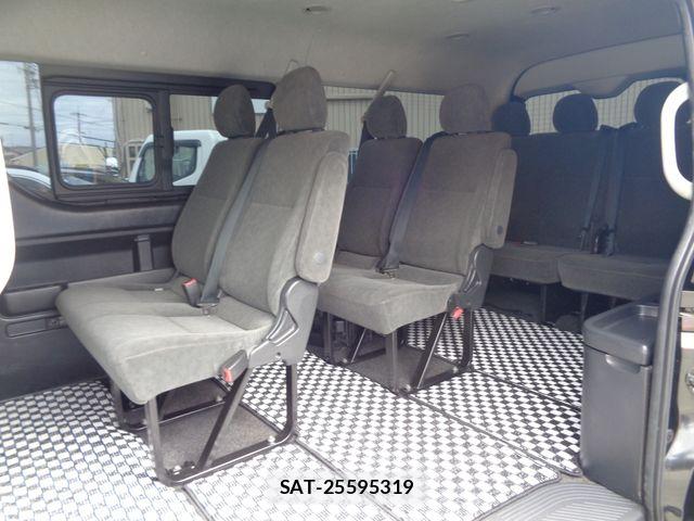 Toyota HIACE WAGON 2019-04 6215361-6