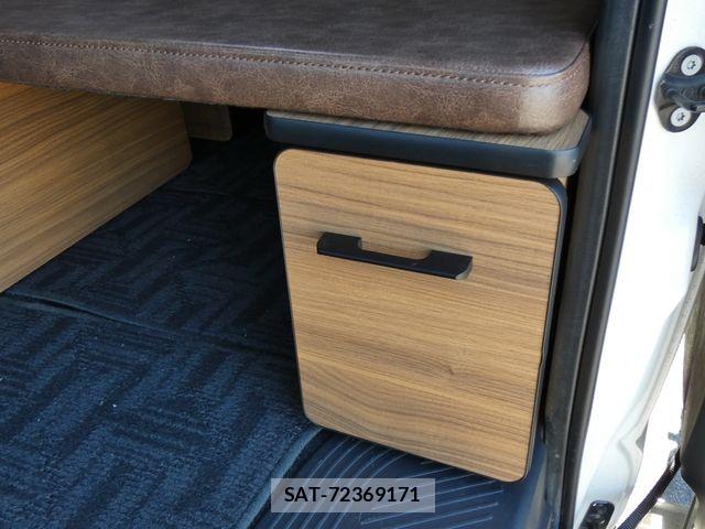 Toyota HIACE WAGON 2018-02 6244384-16