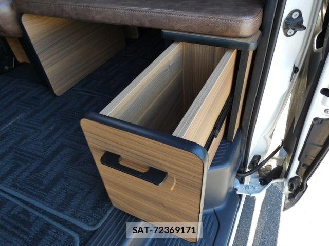 Toyota HIACE WAGON 2018-02 6244384-17