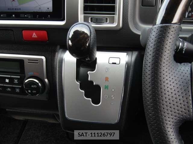 Toyota HIACE WAGON 2025-02 6498304-9
