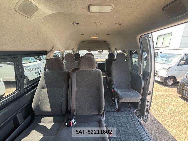 Toyota HIACE WAGON 2023-04 6498310-12