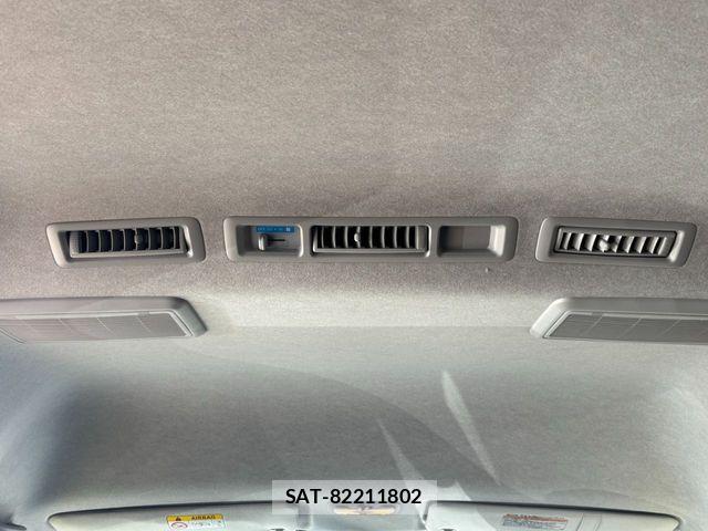Toyota HIACE WAGON 2023-04 6498310-15