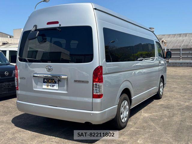 Toyota HIACE WAGON 2023-04 6498310-2