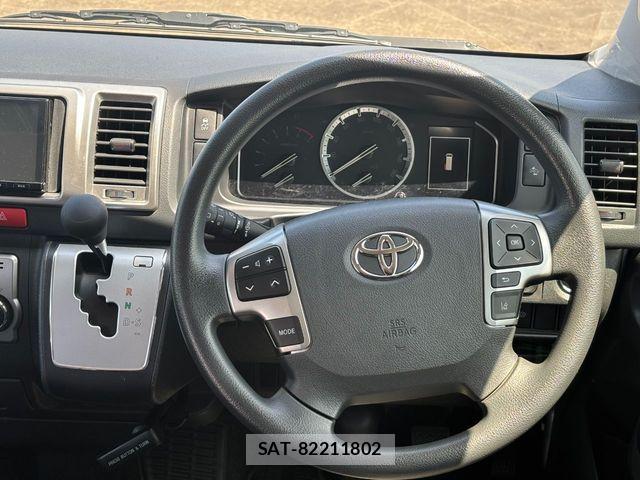 Toyota HIACE WAGON 2023-04 6498310-4