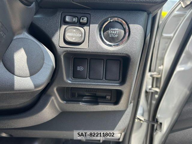 Toyota HIACE WAGON 2023-04 6498310-7