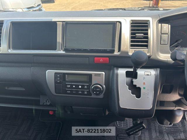 Toyota HIACE WAGON 2023-04 6498310-8