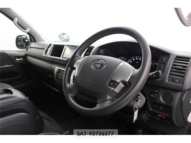 Toyota HIACE WAGON 2020-04 6526277-24