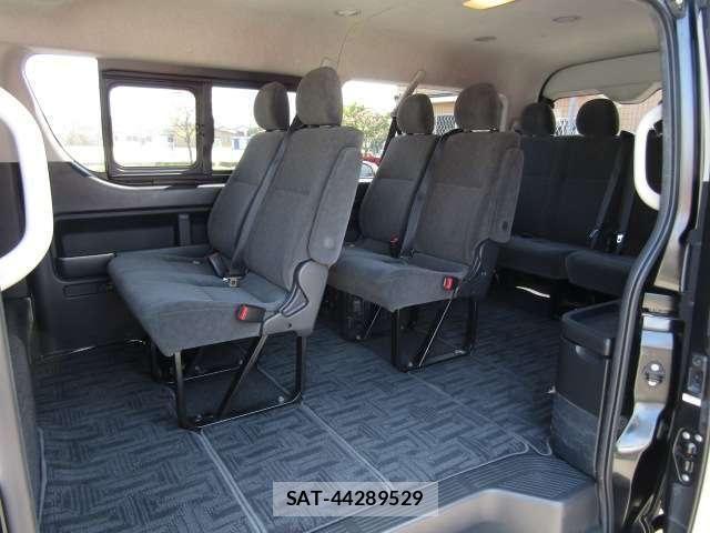 Toyota HIACE WAGON 2019-06 6612195-11