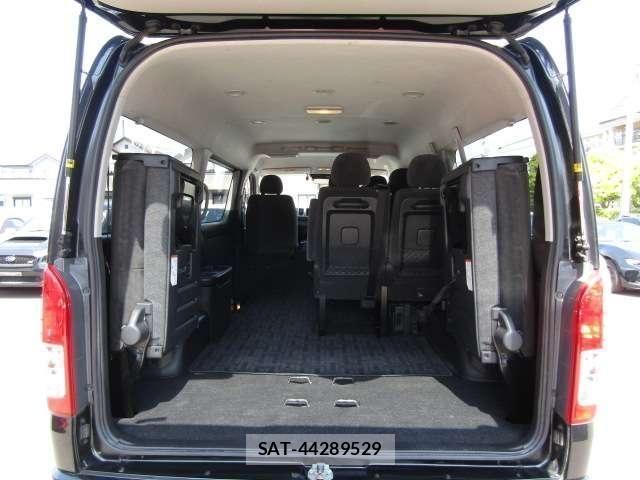 Toyota HIACE WAGON 2019-06 6612195-18