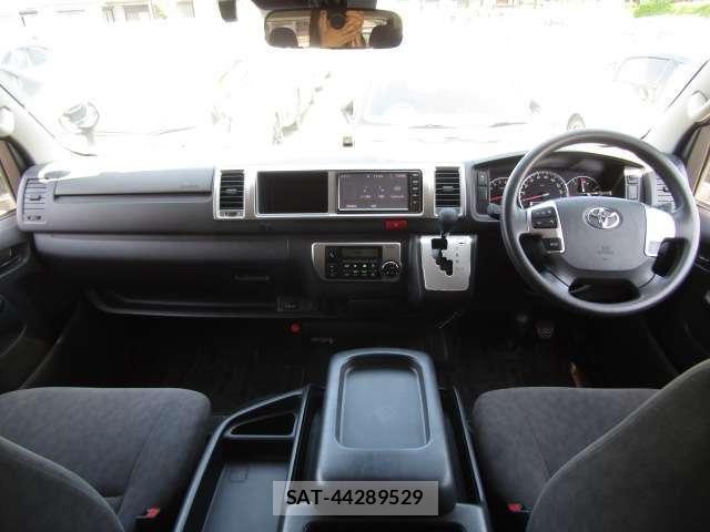 Toyota HIACE WAGON 2019-06 6612195-2