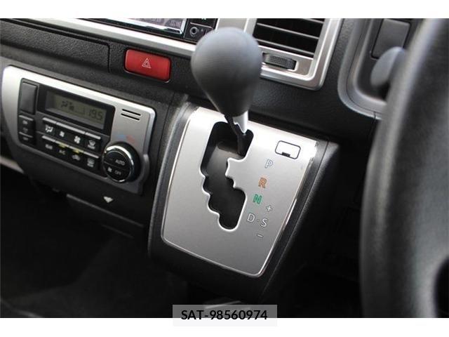 Toyota HIACE WAGON 2017-03 6612192-19
