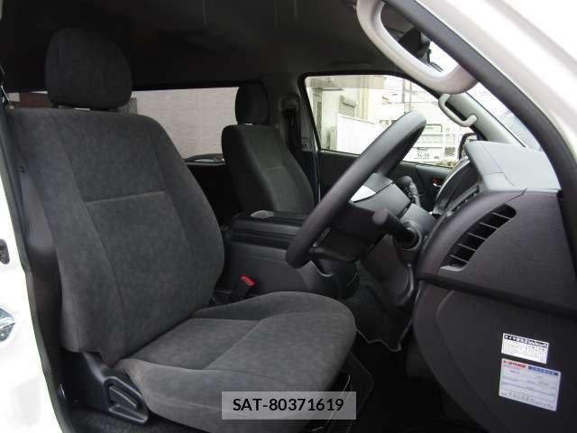 Toyota HIACE WAGON 2017-11 6641663-10