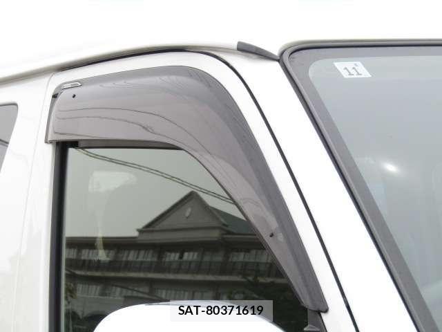 Toyota HIACE WAGON 2017-11 6641663-25