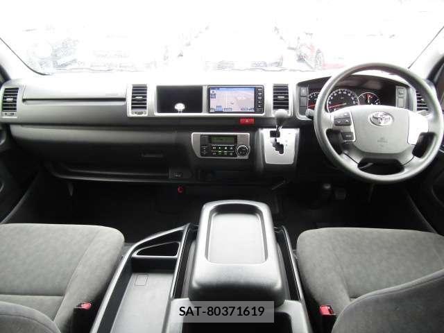 Toyota HIACE WAGON 2017-11 6641663-2