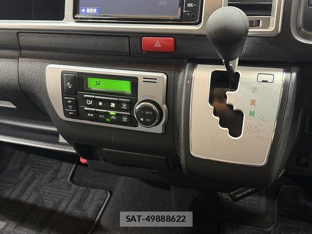 Toyota HIACE WAGON 2019-08 6716251-15