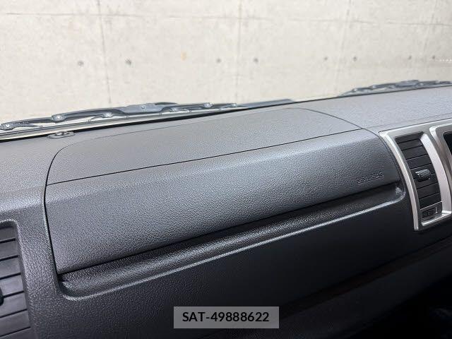 Toyota HIACE WAGON 2019-08 6716251-23