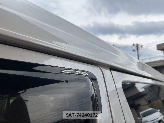 Toyota HIACE WAGON 2020-06 6716249-23
