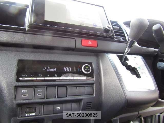 Toyota HIACE WAGON 2026-04 6716247-3