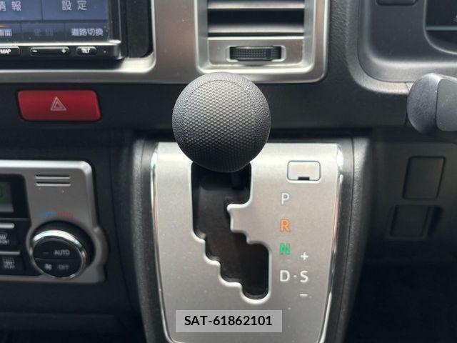 Toyota HIACE WAGON 2022-05 6751823-23