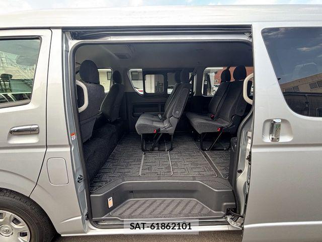 Toyota HIACE WAGON 2022-05 6751823-26
