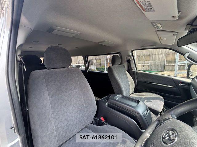 Toyota HIACE WAGON 2022-05 6751823-4