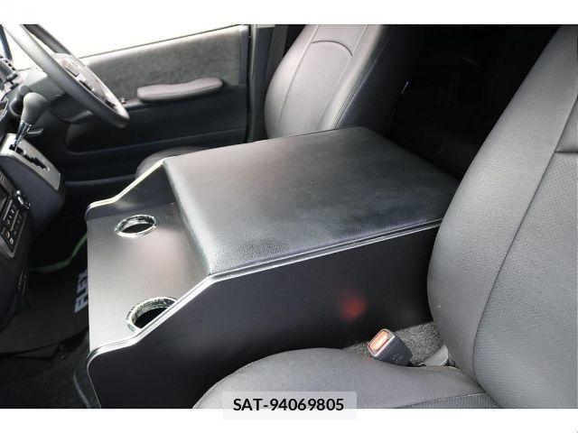 Toyota HIACE WAGON 2023-01 6751819-17