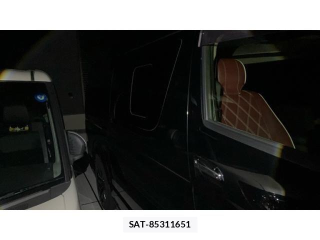 Toyota HIACE WAGON 2017-08 6906085-2