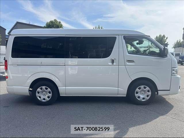 Toyota HIACE WAGON 2023-11 6906082-12