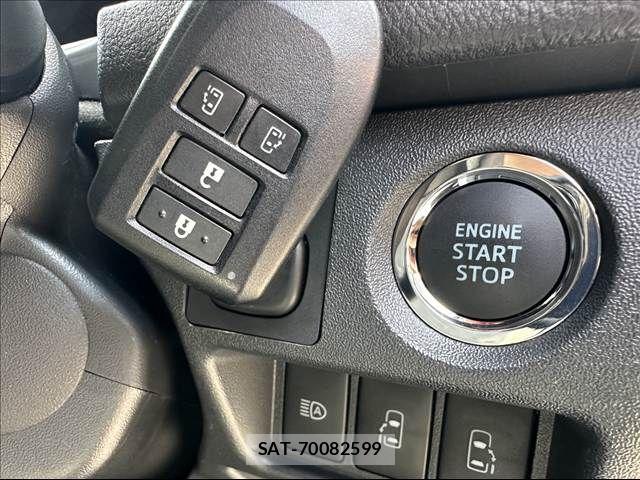Toyota HIACE WAGON 2023-11 6906082-17