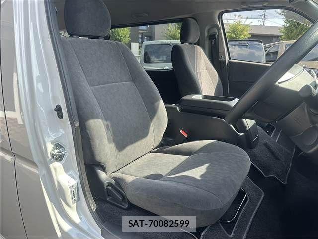 Toyota HIACE WAGON 2023-11 6906082-6