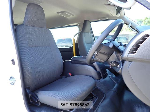 Toyota HIACE WAGON 2019-03 6906091-19